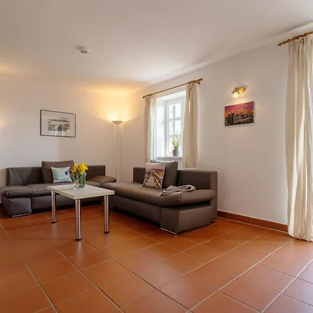 Rugana - Klassik Mit 1 Schlafzimmer Und Terrasse B05